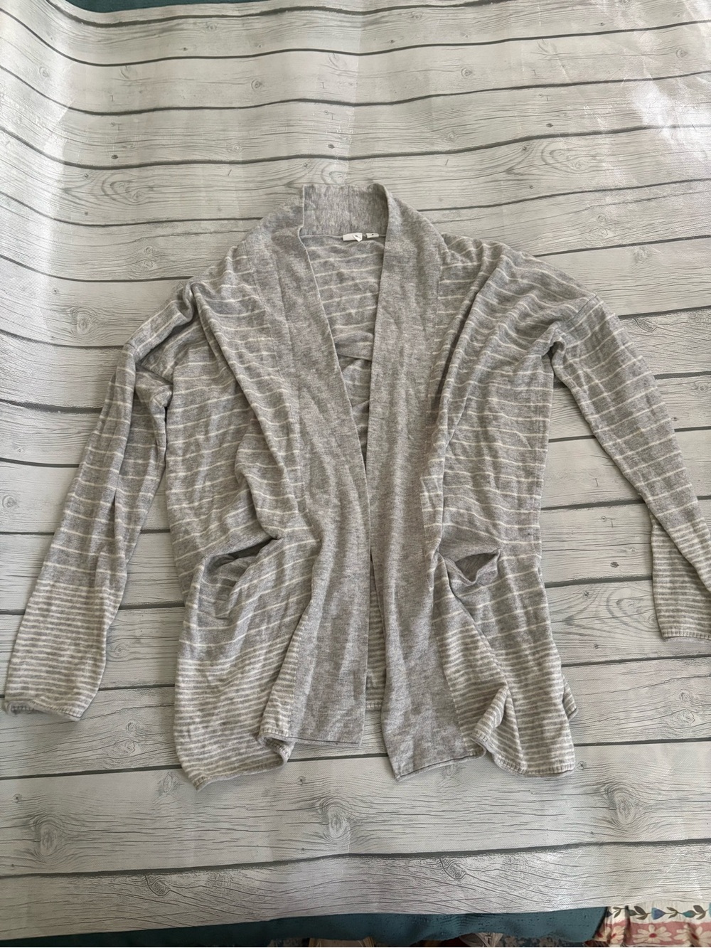 GAP Light Gray & White Striped Open-Front Cardigan - Picture 2 of 3